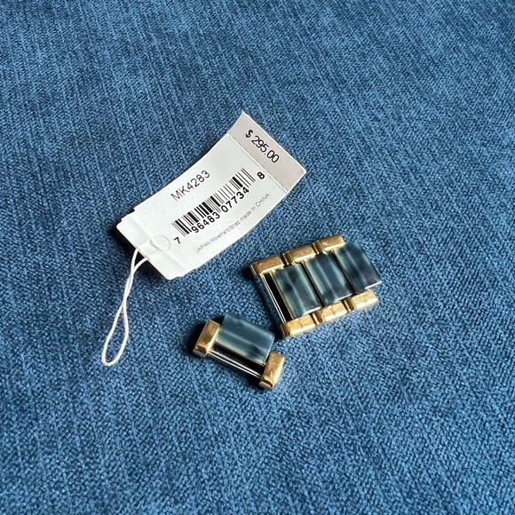 Michael Kors Gold Watch - Picture 4 of 4